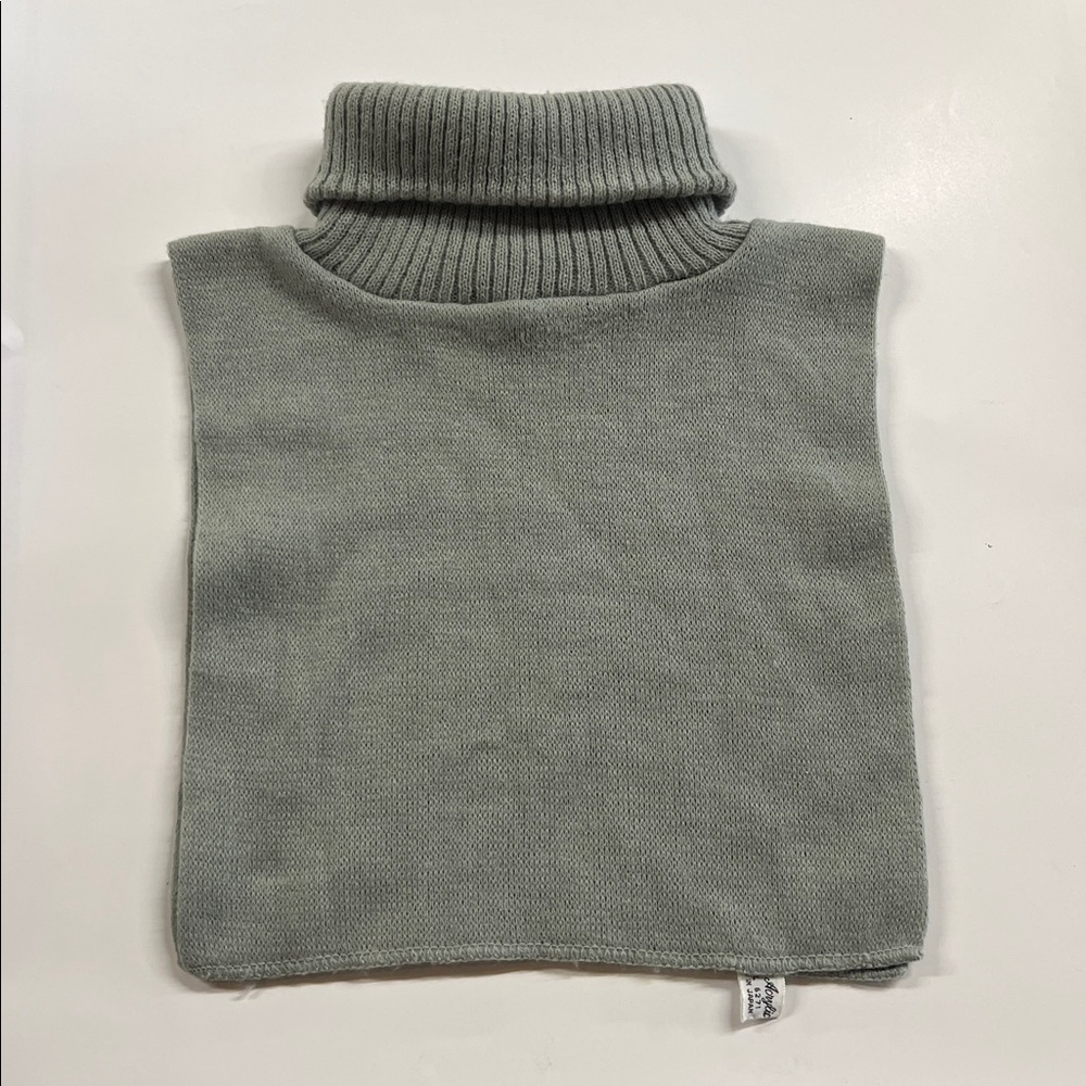 Vintage gray knit turtleneck dickie 100%
acrylic made in Japan dead-stock